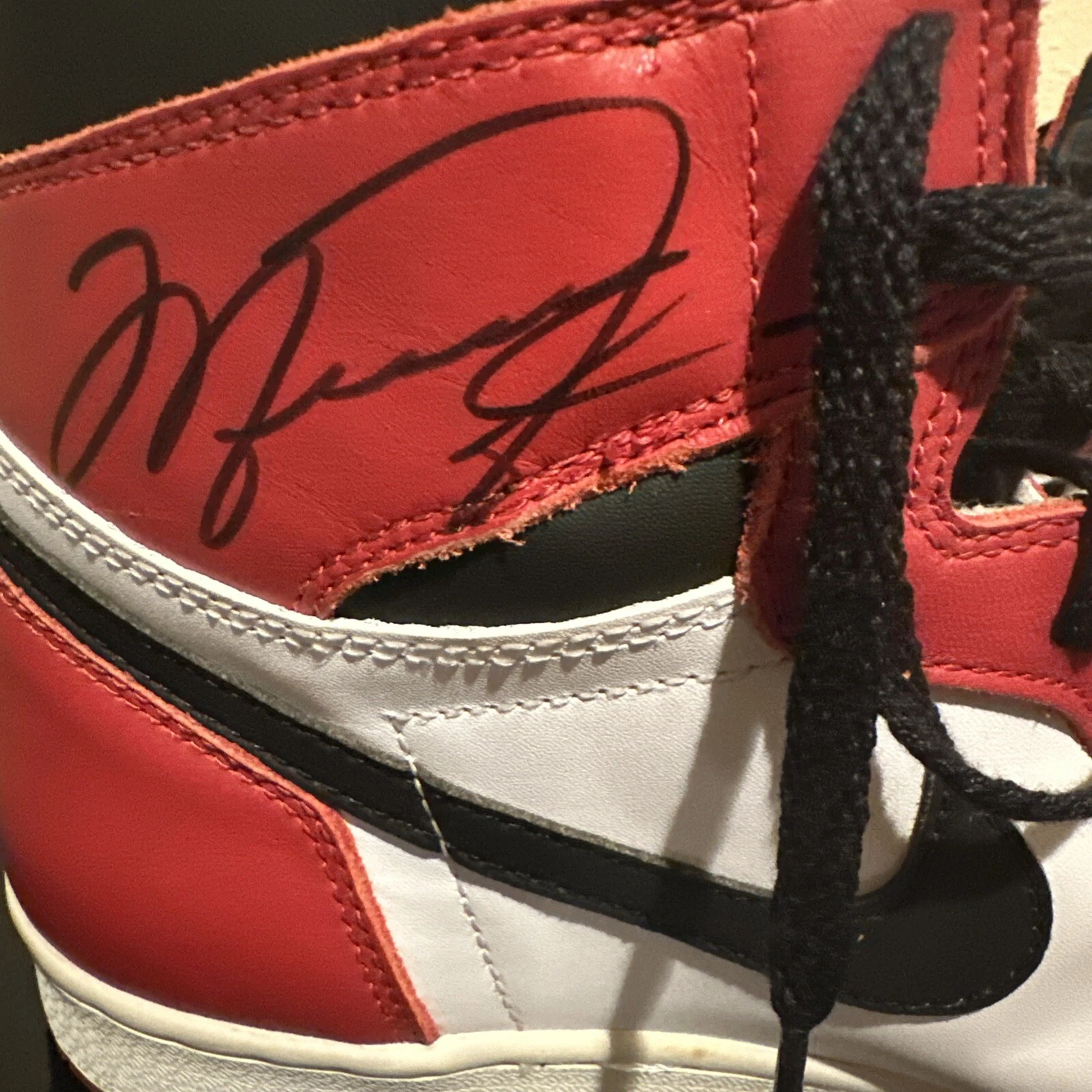 Michael Jordan Dual Autographed 1985 Nike Air Jordan 1 Sneakers – Chicago Bulls - Image 7